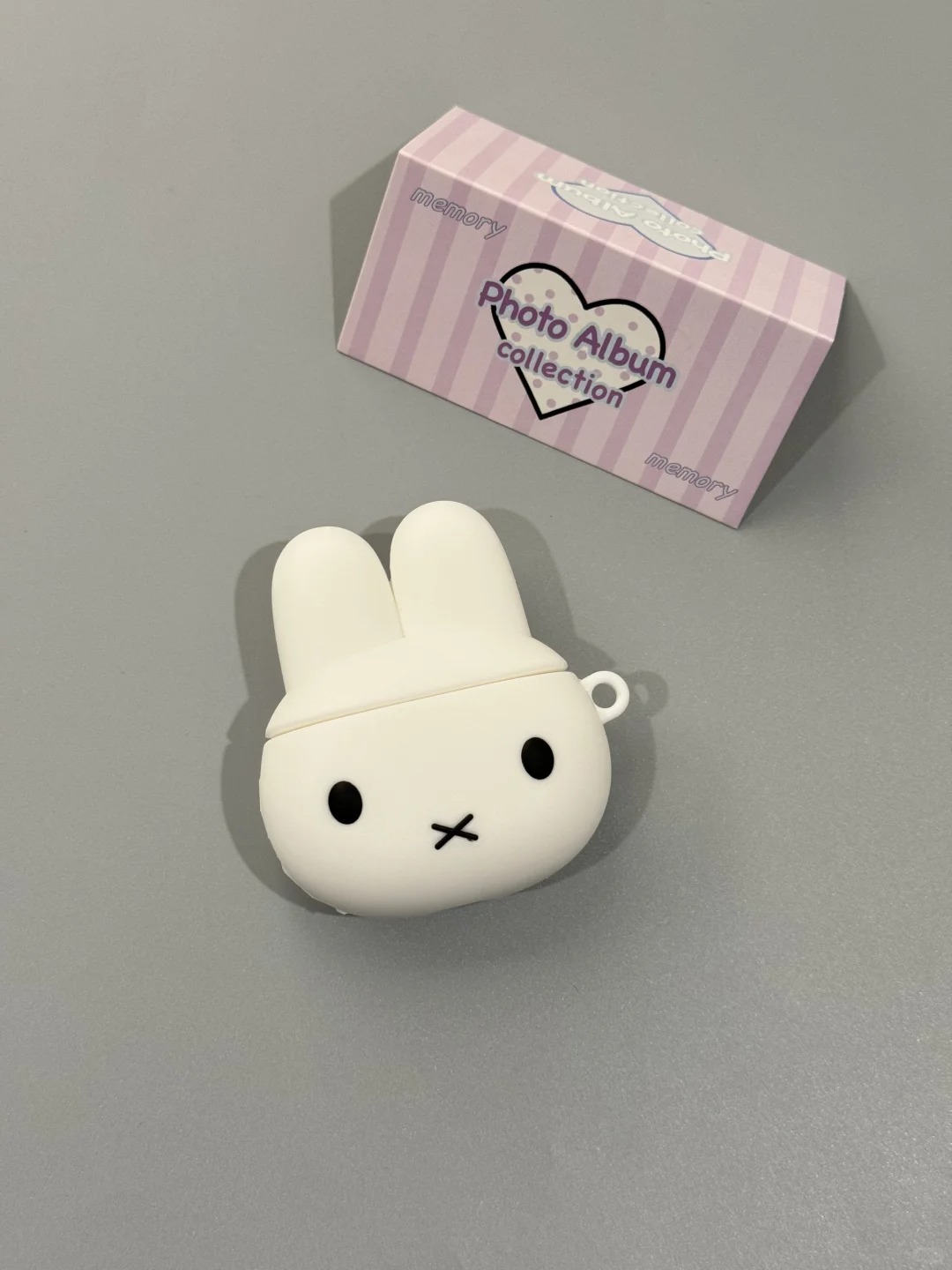 Miffy Rabbit Protective Airpod - đánh giá và giá Home Cinema Apple